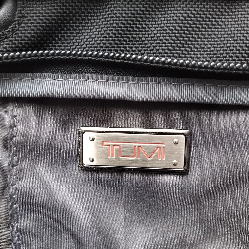 Tumi 2 Way Black Nylon Zipper Around Laptop Briefcase Messenger Bag - Picture 13 of 16